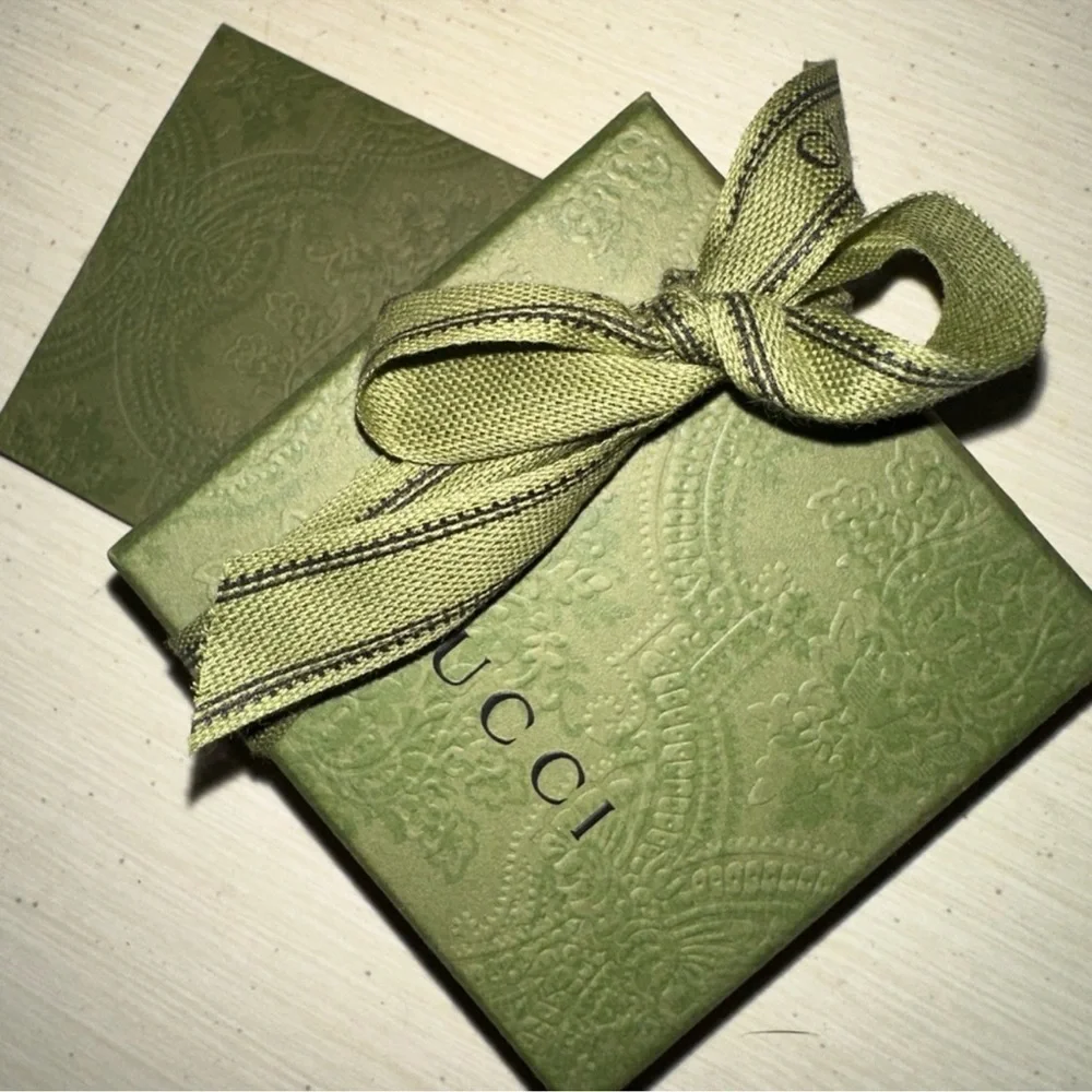 Brand new, authentic Gucci heart earrings. - Picture 3 of 7